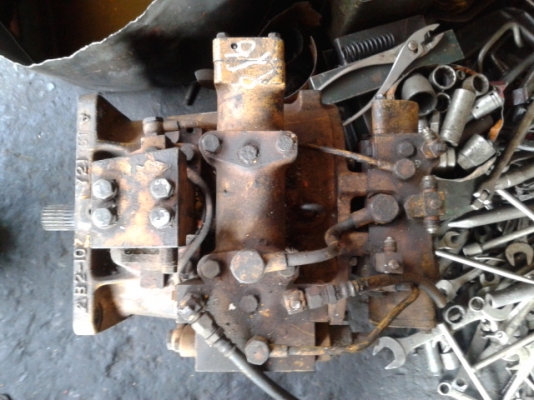 ปั้มไฮโดรลิคโคมัทสุ PC650 (เทียบเท่า PC200-2) ปั้มไฮโดรลิคโคมัทสุ PC650 (เทียบเท่า PC200-2)