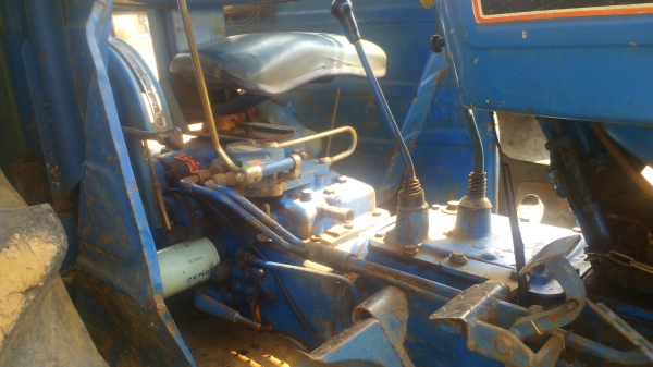 รถไถ FORD 6600 T5 เต็มตัว รถสวยเนี๊ยบทั้งคัน มีทะเบียน มีชุดโอนครบ ขายเพราะเปลี่ยนกิจการ ชอบที่ราคาเท่าไรต่อรองได้ครับ