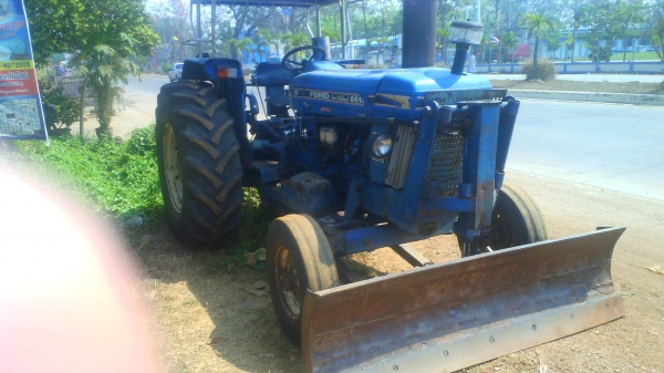 รถไถ FORD 6600 T5 เต็มตัว รถสวยเนี๊ยบทั้งคัน มีทะเบียน มีชุดโอนครบ ขายเพราะเปลี่ยนกิจการ ชอบที่ราคาเท่าไรต่อรองได้ครับ