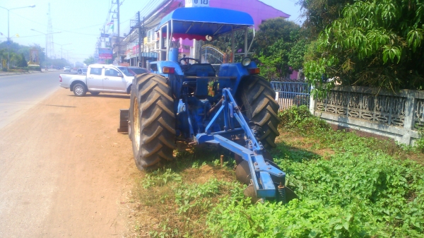 รถไถ FORD 6600 T5 เต็มตัว รถสวยเนี๊ยบทั้งคัน มีทะเบียน มีชุดโอนครบ ขายเพราะเปลี่ยนกิจการ ชอบที่ราคาเท่าไรต่อรองได้ครับ