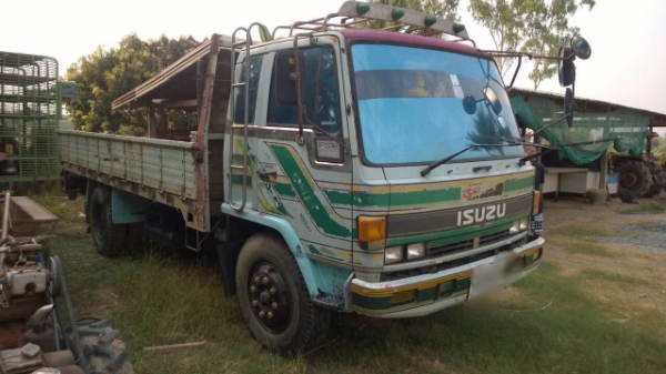 ขายรถหกล้อ Isuzu rocky เครื่อง 195 แรง รถห้าง กระบะไม่ดัมพ์ยาว 5.50 เมตร