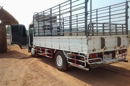 ISUZU NMR ปี53 หัวตึก แอร์เย็น ห้างแท้ ยาว4.3 ม รถมือเดวเหลือ 18 งวด เปลี่ยนสัญาได้ครับ งวดปกติ