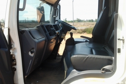 ISUZU NMR ปี53 หัวตึก แอร์เย็น ห้างแท้ ยาว4.3 ม รถมือเดวเหลือ 18 งวด เปลี่ยนสัญาได้ครับ งวดปกติ