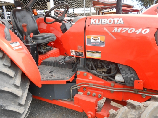 ขายแทรกเตอร์ คูโบต้า แม็กส์ รุ่น M7040 (ปีเกิน) พร้อมราคา และ โปรโมชั่นสุดพิเศษ
