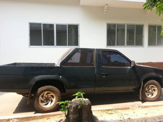 นิสสัน บิ๊กเอ็ม ฝาแดง