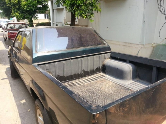 นิสสัน บิ๊กเอ็ม ฝาแดง