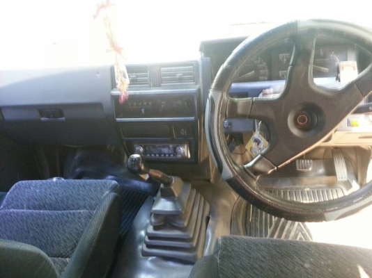 นิสสัน บิ๊กเอ็ม ฝาแดง