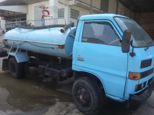 ขายรถน้ำ 6 ล้อ โทร 0840557743