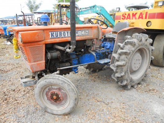 ขายแทรกเตอร์ คูโบต้า รุ่น L2201,L2202,L2601,(เก่าไทย) มือสอง