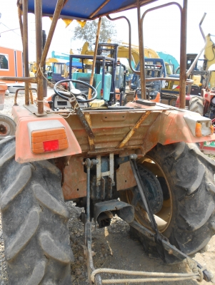 ขายแทรกเตอร์ คูโบต้า รุ่น L2201,L2202,L2601,(เก่าไทย) มือสอง