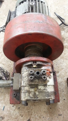 ขายชุดปั๊มไฮโดรลิคราคาชุดละ 5,000 บาทมี 20 ชุดเหลือ 10 ชุด