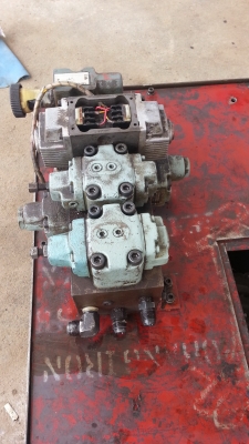 ขายชุดปั๊มไฮโดรลิคราคาชุดละ 5,000 บาทมี 20 ชุดเหลือ 10 ชุด