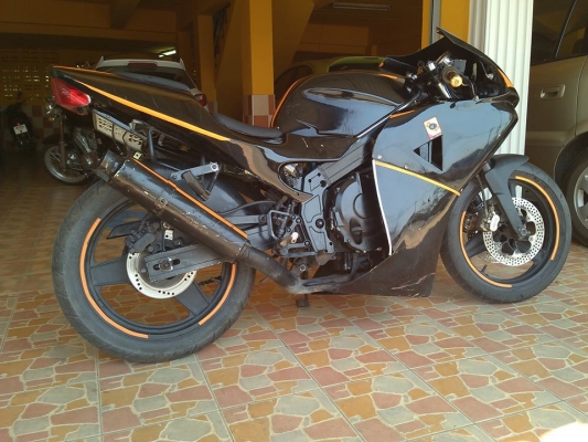 ขาย cbr400 arrow แต่ง cbr600 ทะเบียน/ โอน 40,000บาท.