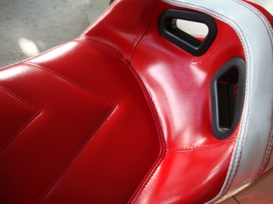 ขายเบาะ VIP สีขาว + แดง สภาพดีมาก PCX 150 ราคา 1000.- ขายเบาะ VIP สีขาว + แดง สภาพดีมาก PCX 150 ราคา 1000.-