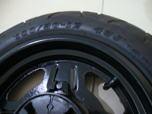 ขายล้อแม็ก ksr ตัวเก่า สภาพดี สีดำเงา ราคา 1500.- ขายล้อแม็ก ksr ตัวเก่า สภาพดี สีดำเงา ราคา 1500.-