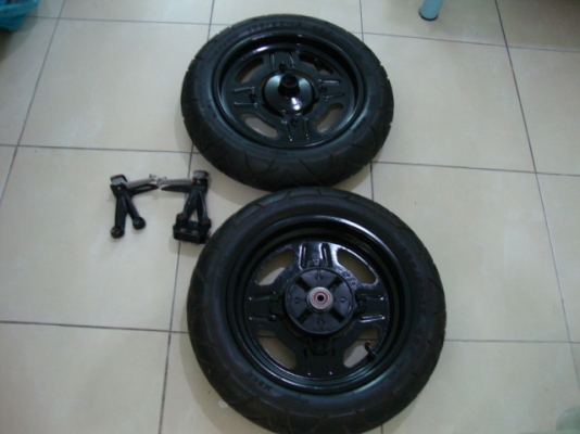 ขายล้อแม็ก ksr ตัวเก่า สภาพดี สีดำเงา ราคา 1500.-