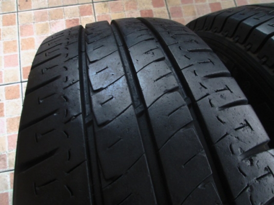 ขายยาง MICHELIN AGILIS 215-70-15 ปี4912 (1ชุด)