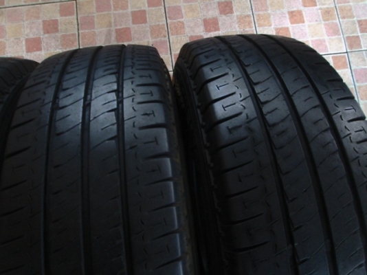 ขายยาง MICHELIN AGILIS 215-70-15 ปี4912 (1ชุด)