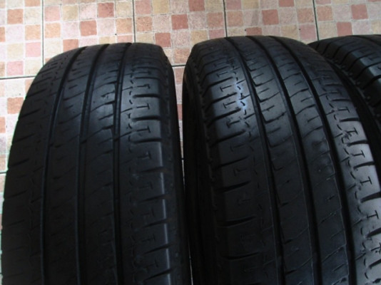 ขายยาง MICHELIN AGILIS 215-70-15 ปี4912 (1ชุด)