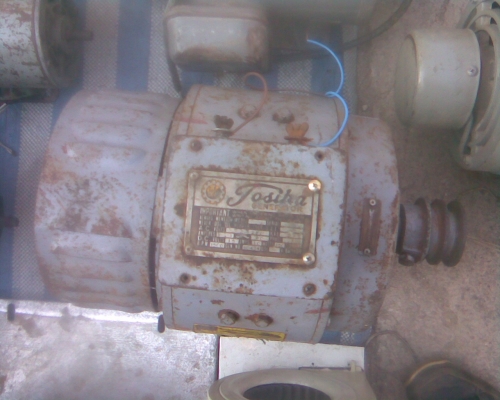 ไดปั่นไฟ 3 โลโตชิบาสภาพเดิมๆครับพร้อมใช้งานครับราคานี้คุ้มมากครับไฟแรงครับ