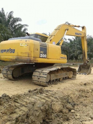 ขายด่วน!!! KOMATSU PC200-7 พร้อมใช้ เอกสารเล่มทะเบียนค่ะ
