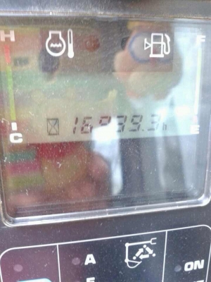 ขายด่วน!!! KOMATSU PC200-7 พร้อมใช้ เอกสารเล่มทะเบียนค่ะ