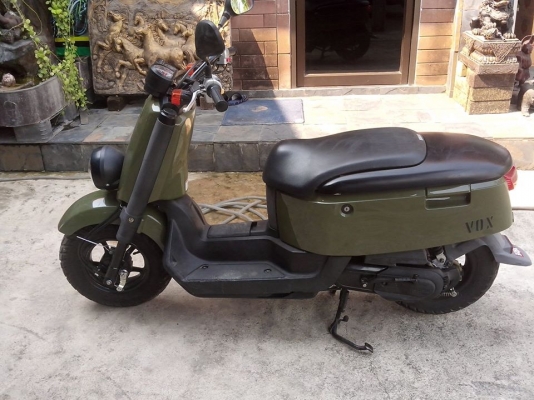 ขาย YAMAHA VOX สีเข้มเดิมๆ ครับ 45,000 บาท เก่าญี่ปุ่น 50 CC.