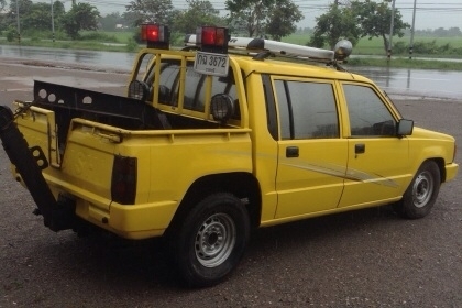 รถยก. MITSUBISHI L200 CYCLONE 4 ประตู เครื่อง2500. เทอโบว์ พวงมาลัยเพาเวอร์ ยางเพิ่งเปลี่ยนมาใหม่ แอร์เย็น เครื่องเสียงครบ สภาพพร้อมใช้งาน 120,000