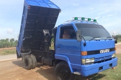 หกล้อดัมพ์ ISUZU ปี37 เครื่อง 160 HP ช่วงล่างใหญ่ เกียรใหญ่ หน้า-หลัง F (รถพร้อมใช้). 560,000 หกล้อดัมพ์ ISUZU ปี37 เครื่อง 160 HP ช่วงล่างใหญ่ เกียรใหญ่ หน้า-หลัง F (รถพร้อมใช้). 560,000