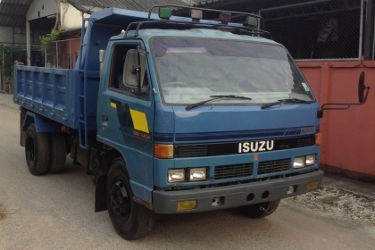 ISUZU หกล้อดัมพ์ ขับดีมาก รถห้างแท้ปี 37 NPR เครื่อง 185 เกียรใหญ่ 6 เกียร เฟืองท้าย F คลัซซี่ดีไม่มีผุ รถใช้งานอยู่ขายตามสภาพ 520,000
