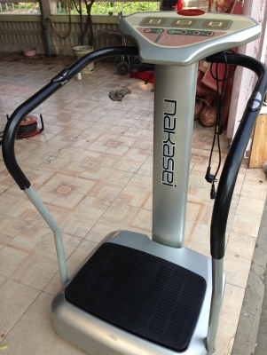 เครื่องออกกำลังกาย แบบยืนสั่น Crazy Fitmassage เครื่องออกกำลังกาย แบบยืนสั่น Crazy Fitmassage