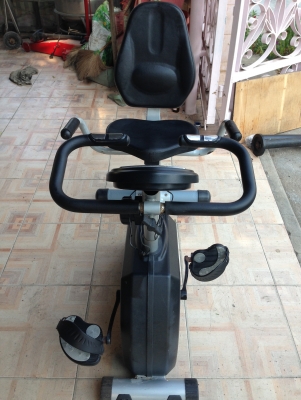 เครื่องออกกำลังกาย แบบจักรยานนั่งปั่น เครื่องออกกำลังกาย แบบจักรยานนั่งปั่น