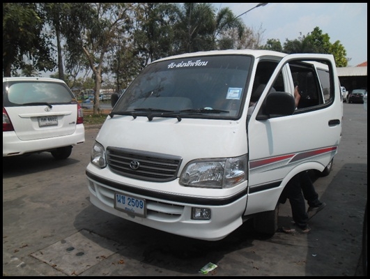 ขายดาวน์ รถตู้หัวจรวด ปี 99 ขายด่วนๆ ขายดาวน์ รถตู้หัวจรวด ปี 99 ขายด่วนๆ