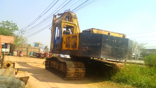 รถแบคโฮ KOBELCO  K907 B ขนาดเท่า CAT E200 ติดหัวคีบเหล็ก รถราคาประหยัด ชอบราคาเท่าไรต่อรองได้ครับ