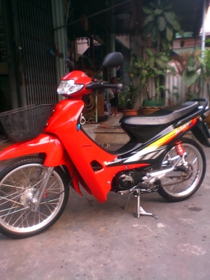 wave100สวยเครื่องดีครับประหยัดด้วยต่อลองราคาได้