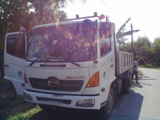 รถฮีโน่ 6 ล้อดั้ม 150 แรงม้า. ปี 50. ( รถวิ่ง 2xx,xxx กม. ) สนใจติดต่อ 081 - 6079515 รถฮีโน่ 6 ล้อดั้ม 150 แรงม้า. ปี 50. ( รถวิ่ง 2xx,xxx กม. ) สนใจติดต่อ 081 - 6079515