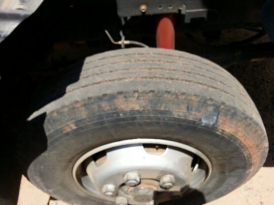 รถอีซูซุ 6 ล้อดั้ม FRR  210 แรงม้า. ปี 54   ( รถวิ่ง 55,xxx กม. )   สนใจติดต่อ 081 - 6079t515