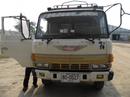 ขายรถบรรทุก HINO FD176B ยาว 6 ม.เครื่อง HO7C 185 แรงเครื่องดีมากๆหัวบางยางดีภายในสวยทะเบียนเต็ม 6 เส้ม