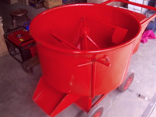 ขายโม่ฉาบเรียบ พร้อมมอเตอร์ 3 HP ของใหม่จัดส่งได้ครับ