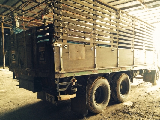 ขายด่วน  รถสิบล้อเพลาเดียว  HINO  KT925   เครื่อง HO7D  กระบะไม้  สภาพดีพร้อมใช้งาน