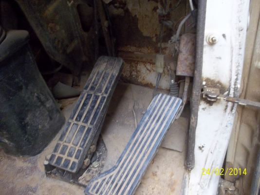 ขาย10ล้อดั้ม2เพลา HINOFM17 เครื่องHO7C เบรคทรีปฟี่ แอร์ กระบะปีเนียม