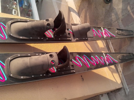 ขายสกีน้ำ เก่าญี่ปุ่นสภาพยังสวย ครับ