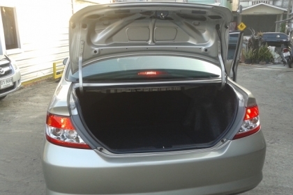 ขายรถบ้านสวยๆปี03 HONDA CITY1.5 E i-DSI(เกียรฺออโต้)ถุงลมเบครABSตัวท๊อบสุด(มีประกันชั้น1)วิ่งน้อย