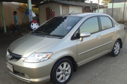 ขายรถบ้านสวยๆปี03 HONDA CITY1.5 E i-DSI(เกียรฺออโต้)ถุงลมเบครABSตัวท๊อบสุด(มีประกันชั้น1)วิ่งน้อย