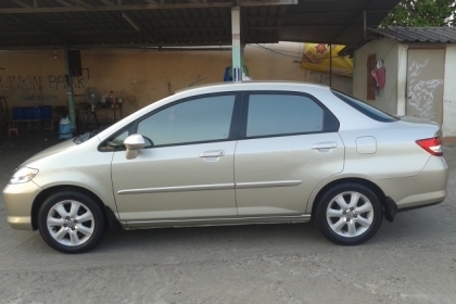 ขายรถบ้านสวยๆปี03 HONDA CITY1.5 E i-DSI(เกียรฺออโต้)ถุงลมเบครABSตัวท๊อบสุด(มีประกันชั้น1)วิ่งน้อย