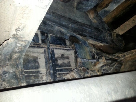 รถมิตซู 10 ล้อดั้ม FN527 - TF  220 แรงม้า.  ปี 40   สนใจติดต่อ 081 - 6079515