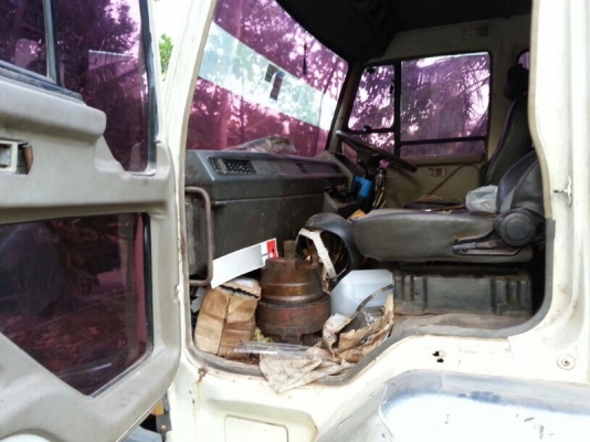 รถมิตซู 10 ล้อดั้ม FN527 - TF  220 แรงม้า.  ปี 40   สนใจติดต่อ 081 - 6079515