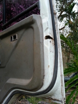 รถมิตซู 10 ล้อดั้ม FN527 - TF  220 แรงม้า.  ปี 40   สนใจติดต่อ 081 - 6079515