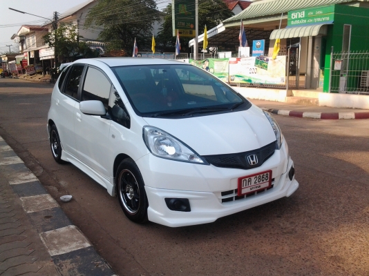 HONDA JAZZ 1.5 V TEC เกียออโต้ ปี54 ไม่กินแกส รถสาวใช้มือเดว วิ่ง 6หมื่นโลแท้ เล่มพร้อมโอน
