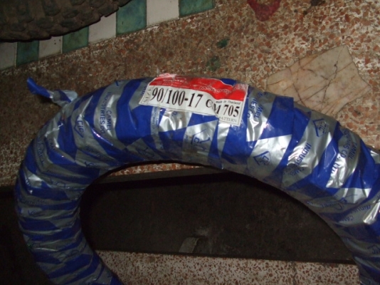 ยางนอกดอกหนาม